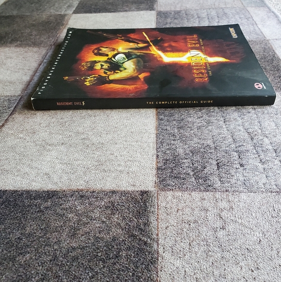 Resident Evil 5 The Complete Official Guide - Picture 7 of 15